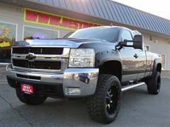 A 2009 Chevrolet Silverado K2500 HEAVY DUTY - IN OMAK -