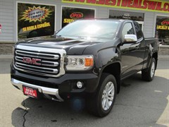 A 2015 GMC Canyon SLT