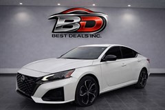 A 2023 Nissan Altima SR