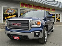 A 2014 GMC Sierra K1500 SLE