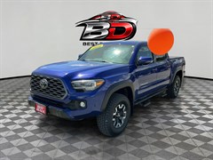 A 2022 Toyota Tacoma DOUBLE CAB