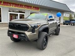 A 2024 Toyota Tacoma DOUBLE CAB