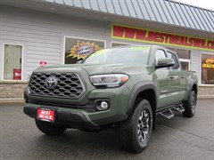 A 2021 Toyota Tacoma DOUBLE CAB -IN OMAK -
