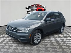A 2019 Volkswagen Tiguan SE