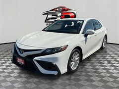 A 2024 Toyota Camry SE NIGHT SHADE