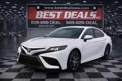 A 2024 Toyota Camry SE NIGHT SHADE