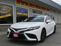 A 2022 Toyota Camry SE