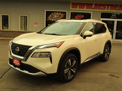 A 2023 Nissan Rogue PLATINUM