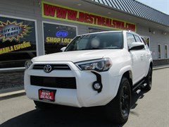 A 2020 Toyota 4runner SR5/SR5 PREMIUM