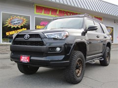 A 2016 Toyota 4runner SR5/SR5 PREMIUM