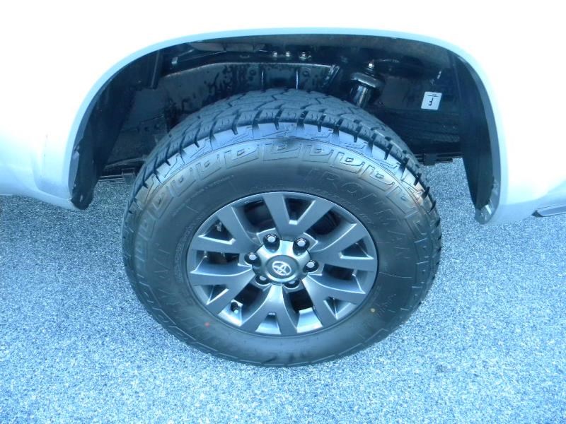 2023 Toyota Tacoma SR5 - Photo 8