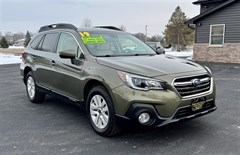 A 2019 Subaru Outback 2.5I PREMIUM