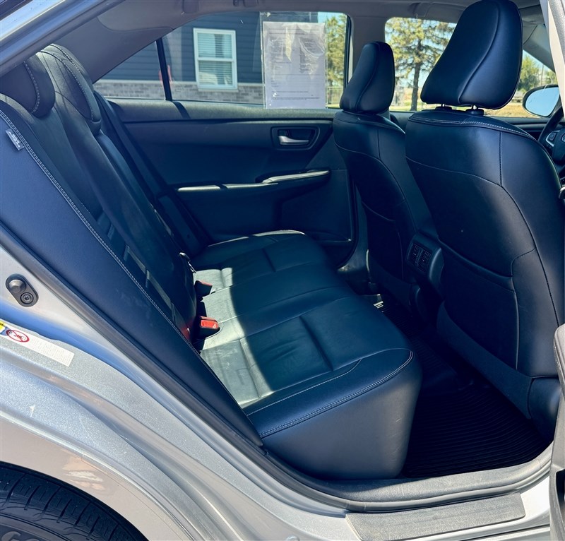 2017 Toyota Camry XLE - Photo 12
