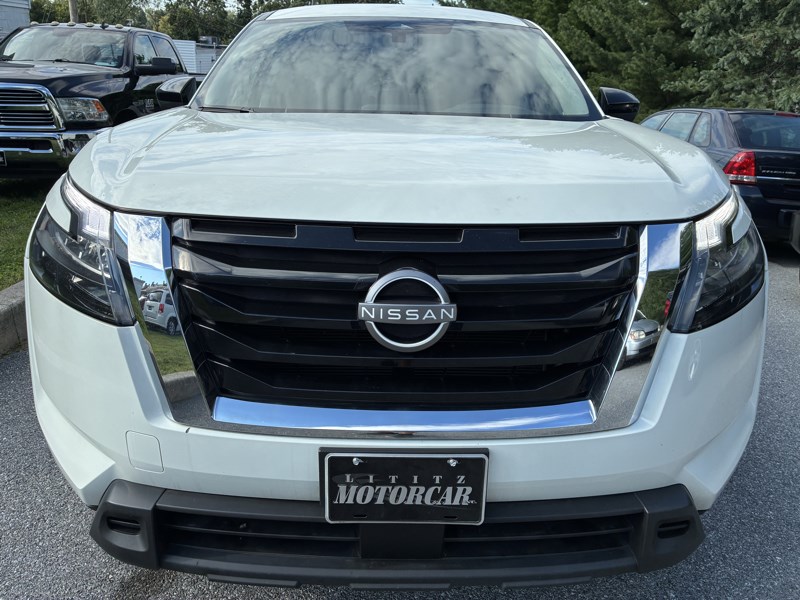 White 2023 Nissan Pathfinder SUV / Crossover All-Wheel Drive 9-Speed Automatic