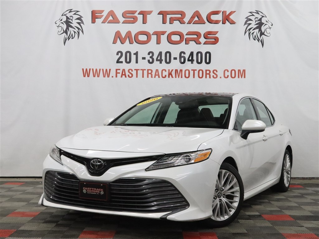 2020 TOYOTA CAMRY XLE