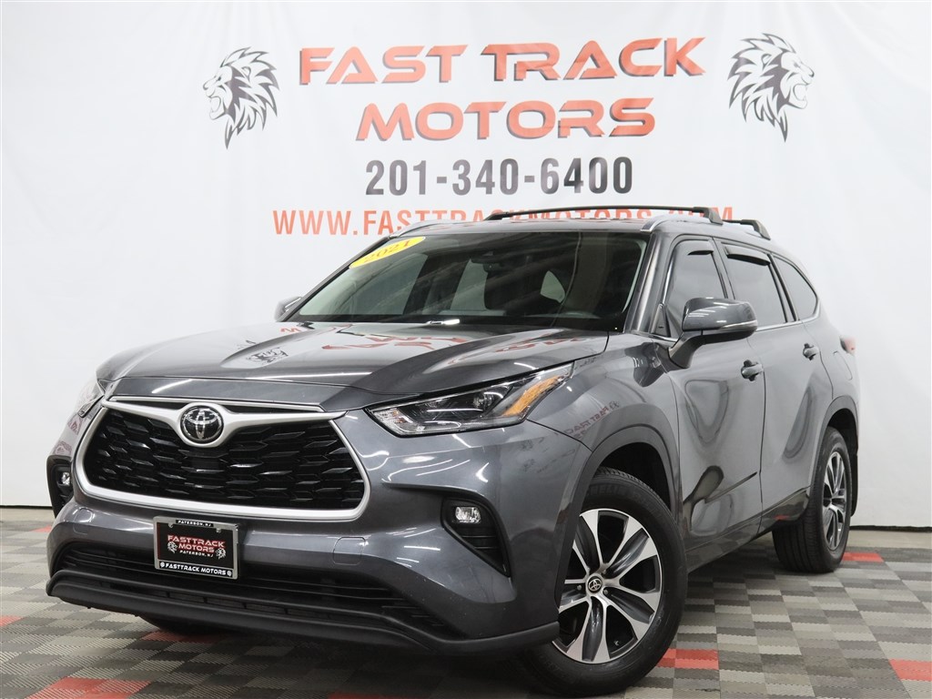 2021 TOYOTA HIGHLANDER XLE Nav