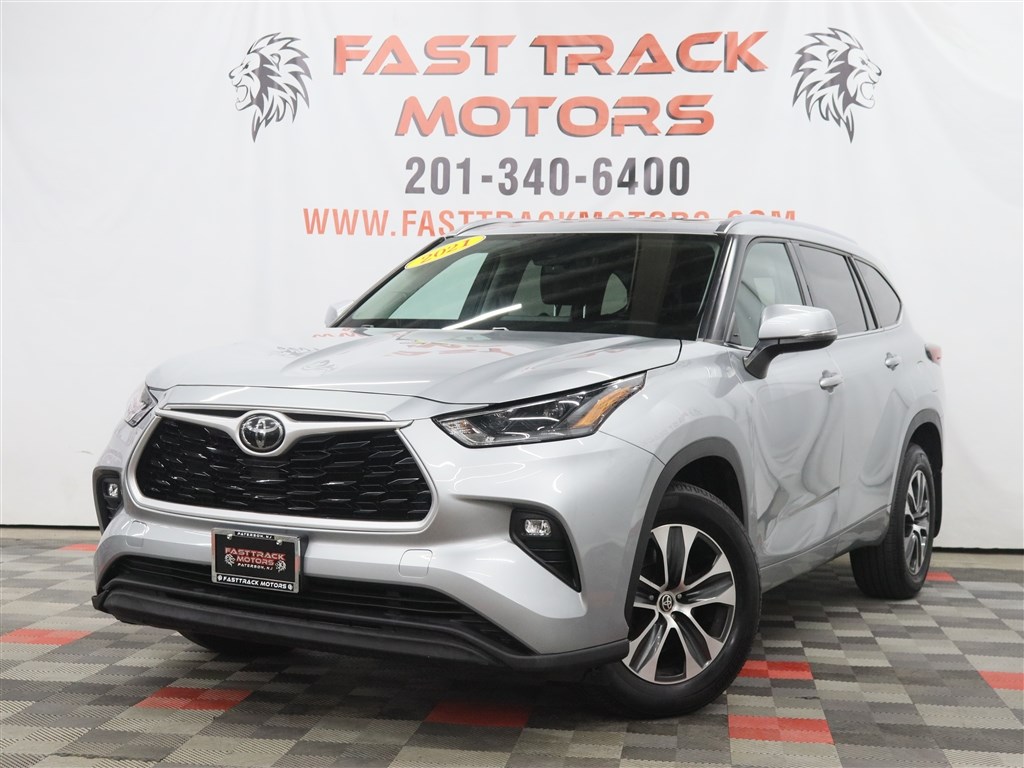 2021 TOYOTA HIGHLANDER XLE Nav