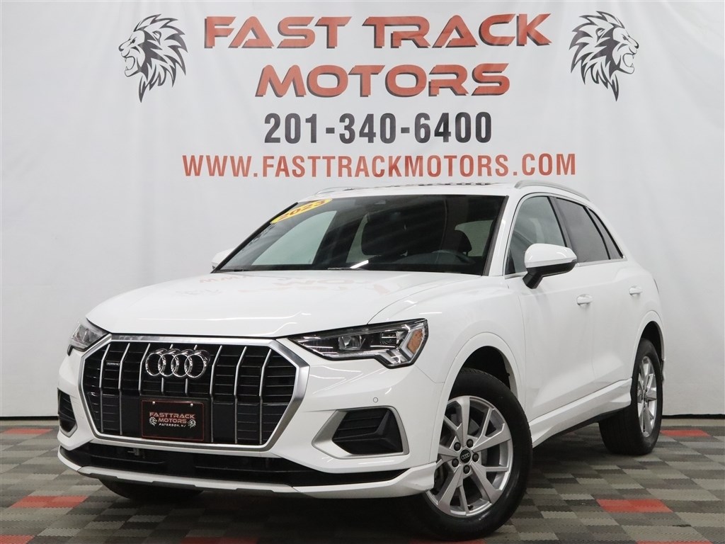 2023 AUDI Q3 quattro Premium
