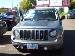 A 2013 Jeep Patriot SPORT