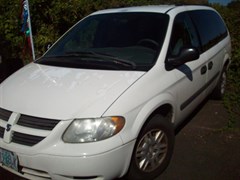 A 2005 Dodge Caravan GRAND