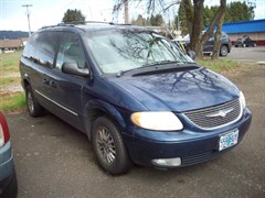 A 2002 Chrysler Town & Country LMT