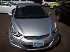 A 2014 Hyundai Elantra SE