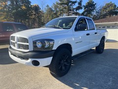 A 2006 Dodge Ram 1500 ST
