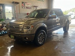 A 2013 Ford F150 SUPERCREW PLATINUM