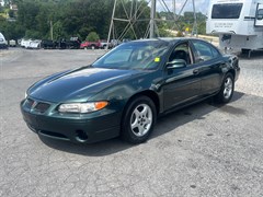 A 2001 Pontiac Grand Prix SE
