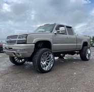 A 2004 Chevrolet Silverado K2500 HEAVY DUTY