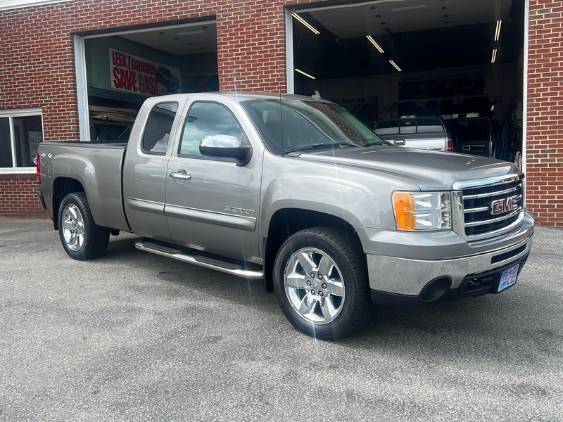 2013 Gmc Sierra SLE photo 2
