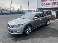 A 2014 Volkswagen Passat TDI SEL PREMIUN