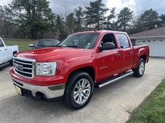 A 2013 GMC Sierra K1500 SLE