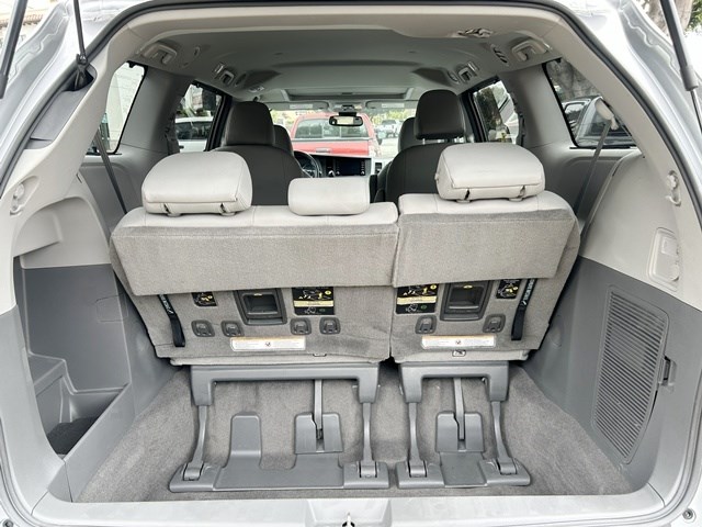 2018 Toyota Sienna XLE - Photo 26