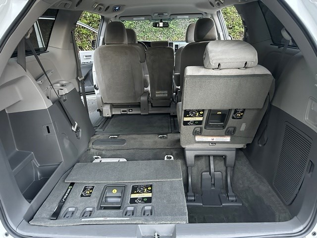 2016 Toyota Sienna LE - Photo 19