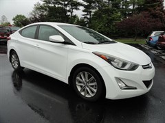 A 2016 Hyundai Elantra SE