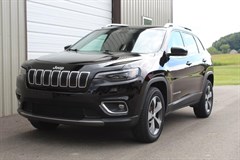 A 2020 Jeep Cherokee LIMITED
