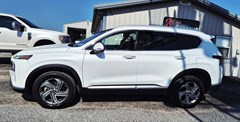 A 2021 Hyundai Santa Fe SEL