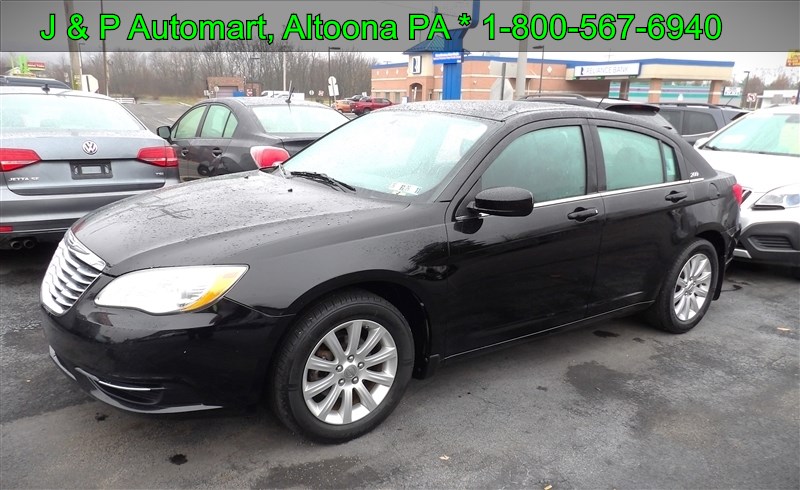 2013 Chrysler 200 Touring's photo