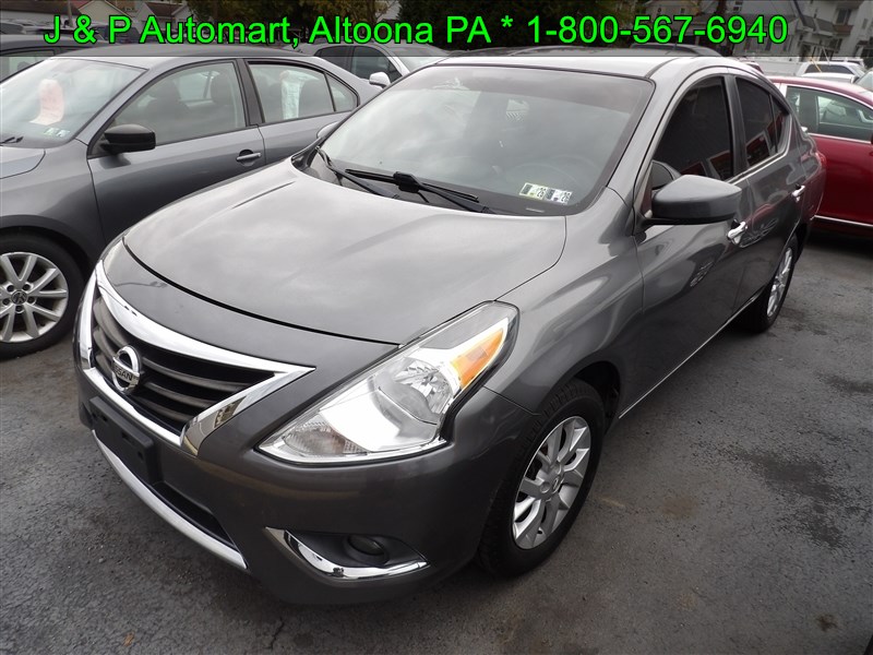 2018 Nissan Versa Sedan SV's photo