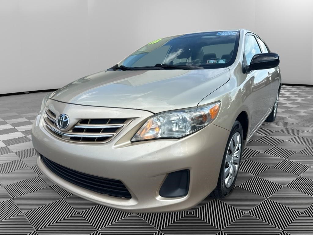 2013 TOYOTA Corolla LE