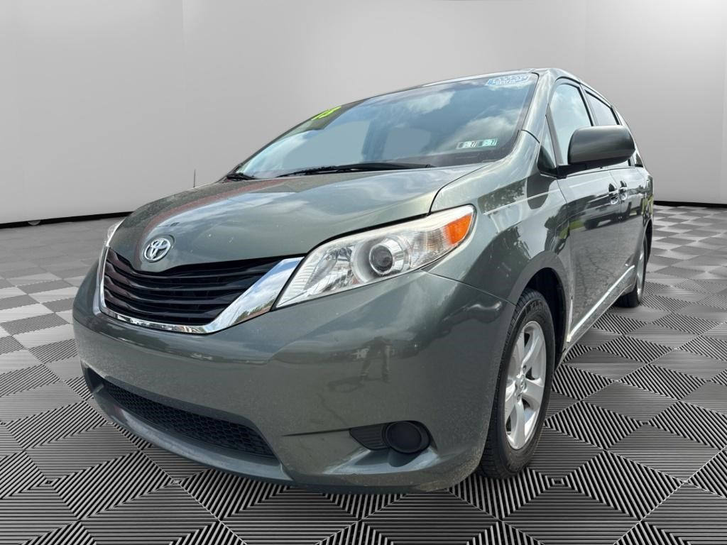 2013 TOYOTA Sienna E grade