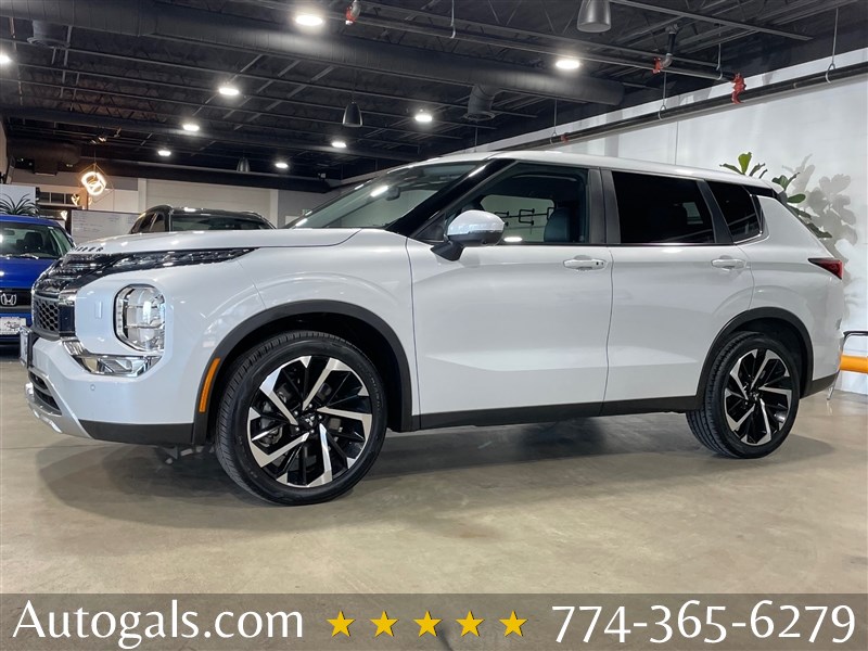 2024 Mitsubishi Outlander SE