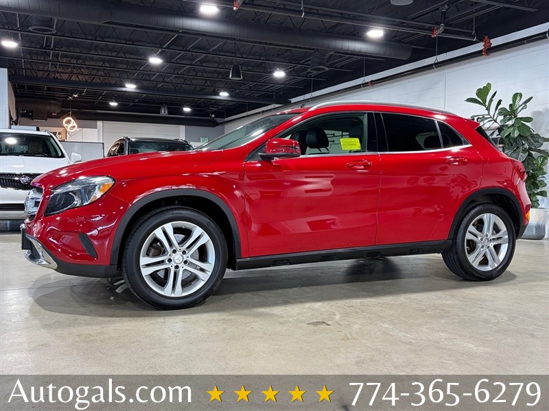 Video poster for 2015 Mercedes-Benz GLA 250 4MATIC