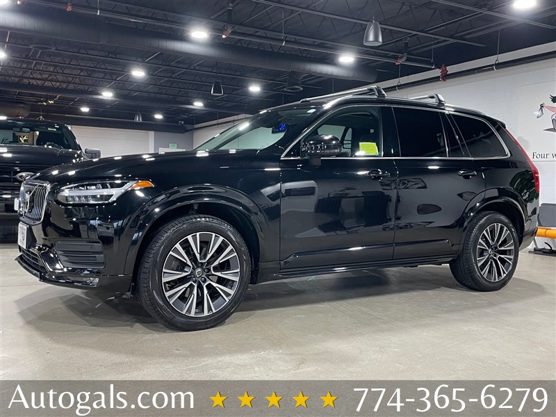 2022 Volvo XC90 T6 Momentum