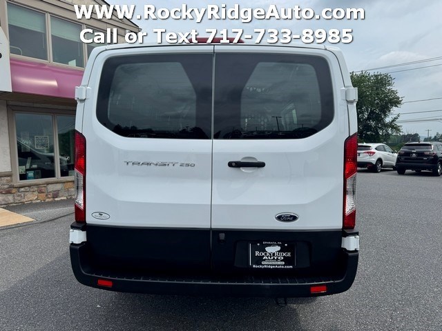 View vehicle photo 6