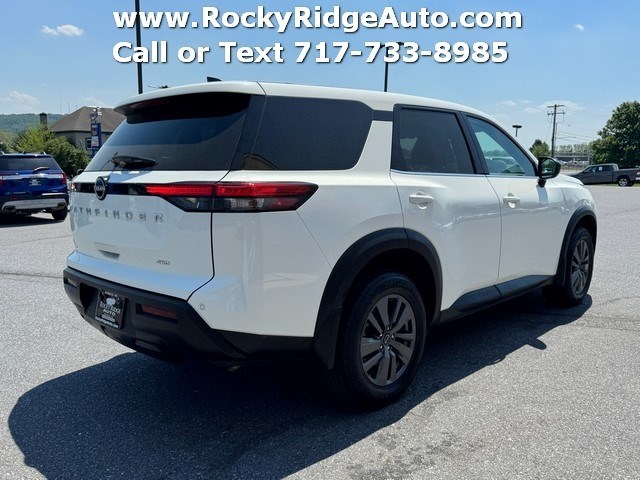 View vehicle photo 7