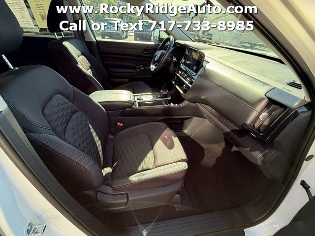 2024 NISSAN PATHFINDER photo 28 of 39
