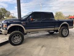 A 2008 Ford F350 SRW SUPER DUTY