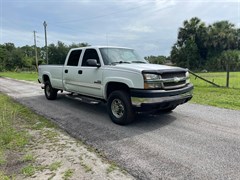 A 2004 Chevrolet Silverado C2500 HEAVY DUTY